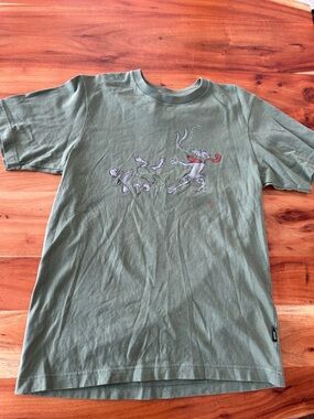 Uniqlo X Pokemon Greninja Green T-\Shirt size small